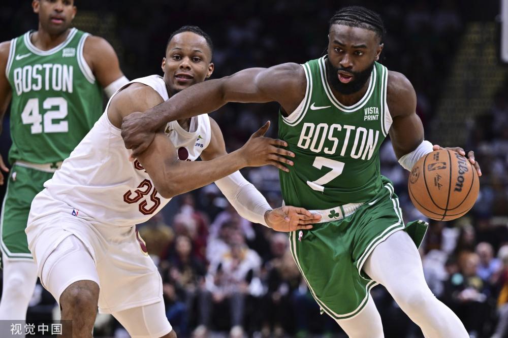 他多次拉开 他多次拉开